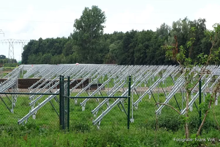 Bouw zonnepark Omweg Heerenveen Energy park vordert