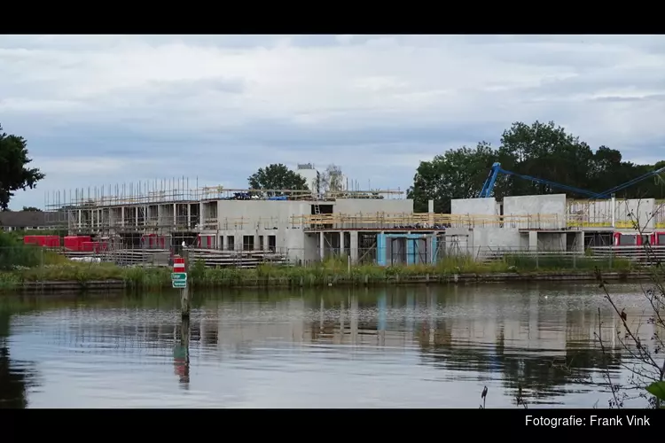 Bouw zorg appartementen Heerenhage in Heerenveen in beeld