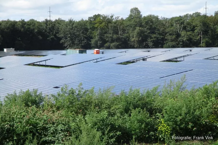 Bouw zonnepark Omweg Energy Park Heerenveen ligt op schema