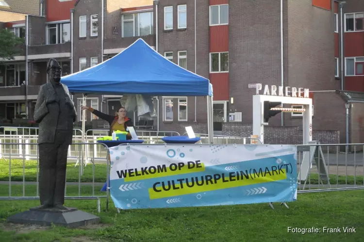 Opbouw Cultuurmarkt Geert Wilgenplein