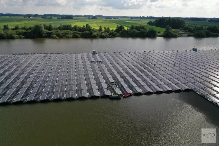 Drijvend zonnepark op voormalige zandwinplas