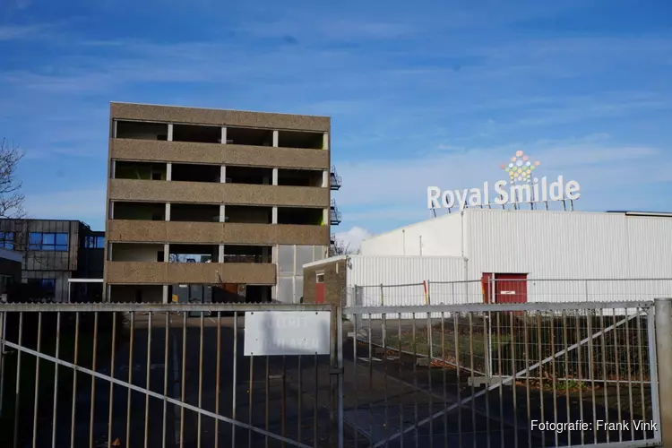 Sloop werkzaamheden oude kantoor gebouw Royal Smilde in Heerenveen bezig!