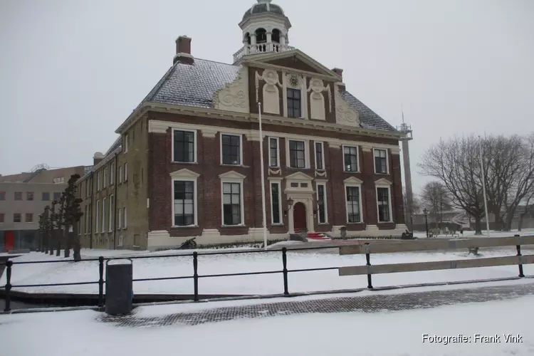 Heerenveen bedekt onder sneeuwdeken