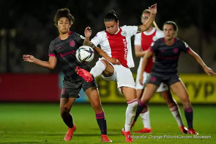 Ajax Vrouwen na rust langs SC Heerenveen