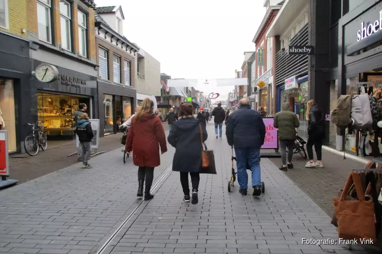 Nog geen extreme drukte in centrum Heerenveen na heropenen winkels