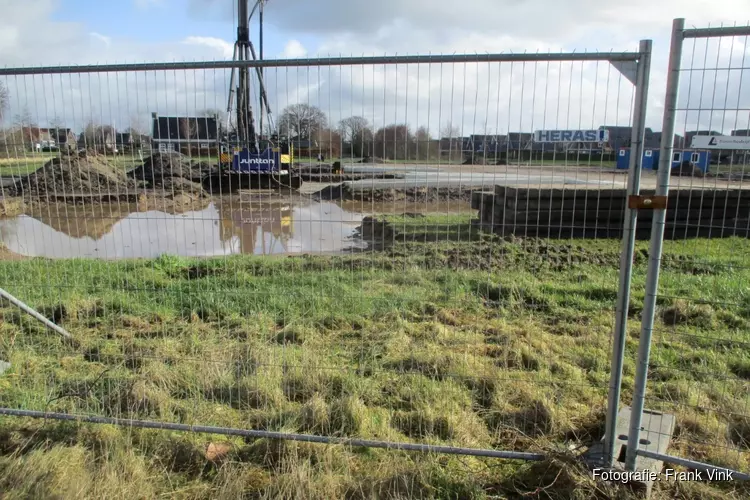 Eerste heipalen de grond in voor het nieuwbouw project De Treffe in Heerenveen