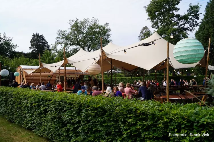 Gezellige drukte op het Oranjewoud festival