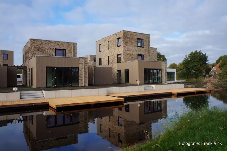 Bouw van woningen nieuwbouw project de Treffe wijk Skoatterwald Heerenveen vordert!