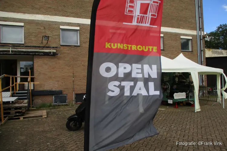 Kunstroute de Open stal in Oldeberkoop trekt de nodige bezoekers