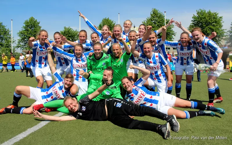 VV Heerenveen kampioen hoofdklasse vrouwen