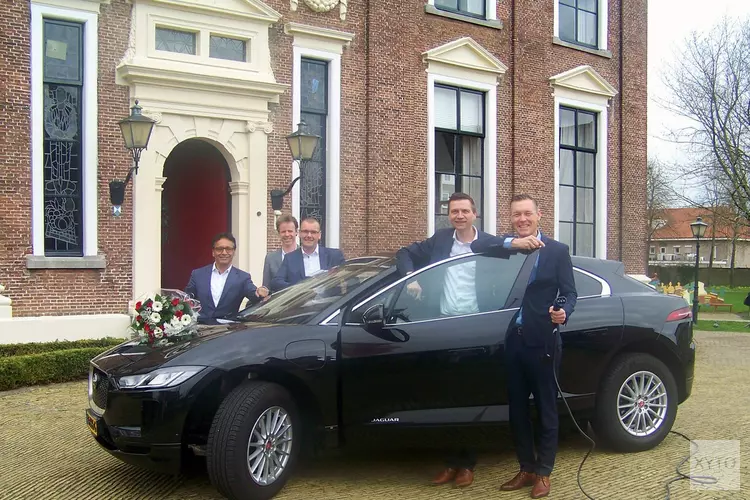 College Heerenveen krijgt nieuwe dienstwagen