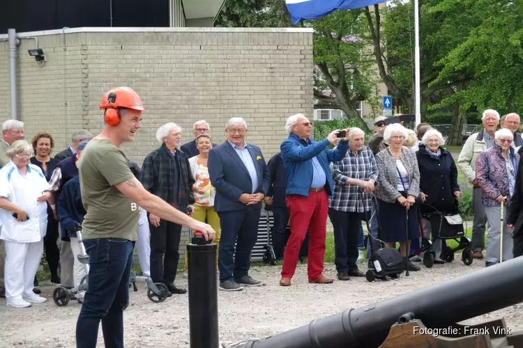 Officiële aftrap voor de bouw van service appartementen bij service flat Oranjewoud!