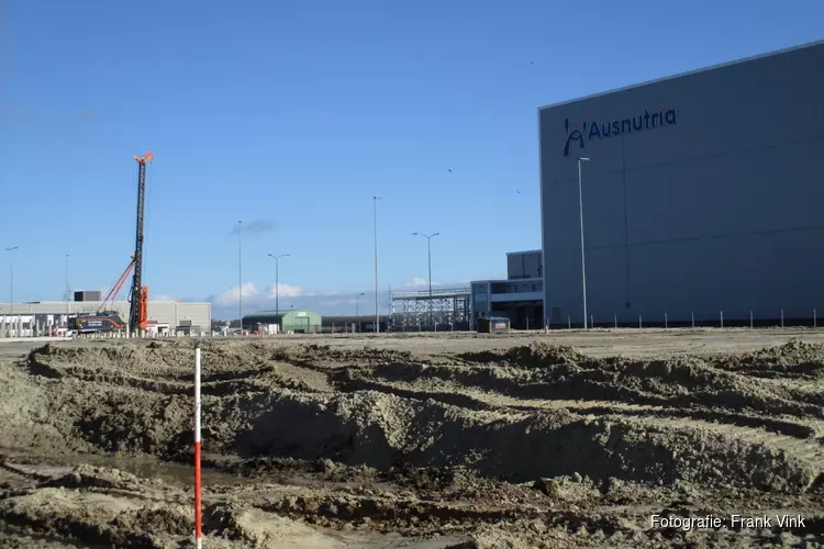 Bouw van nieuwe blikfabriek Ausnutria in Heerenveen